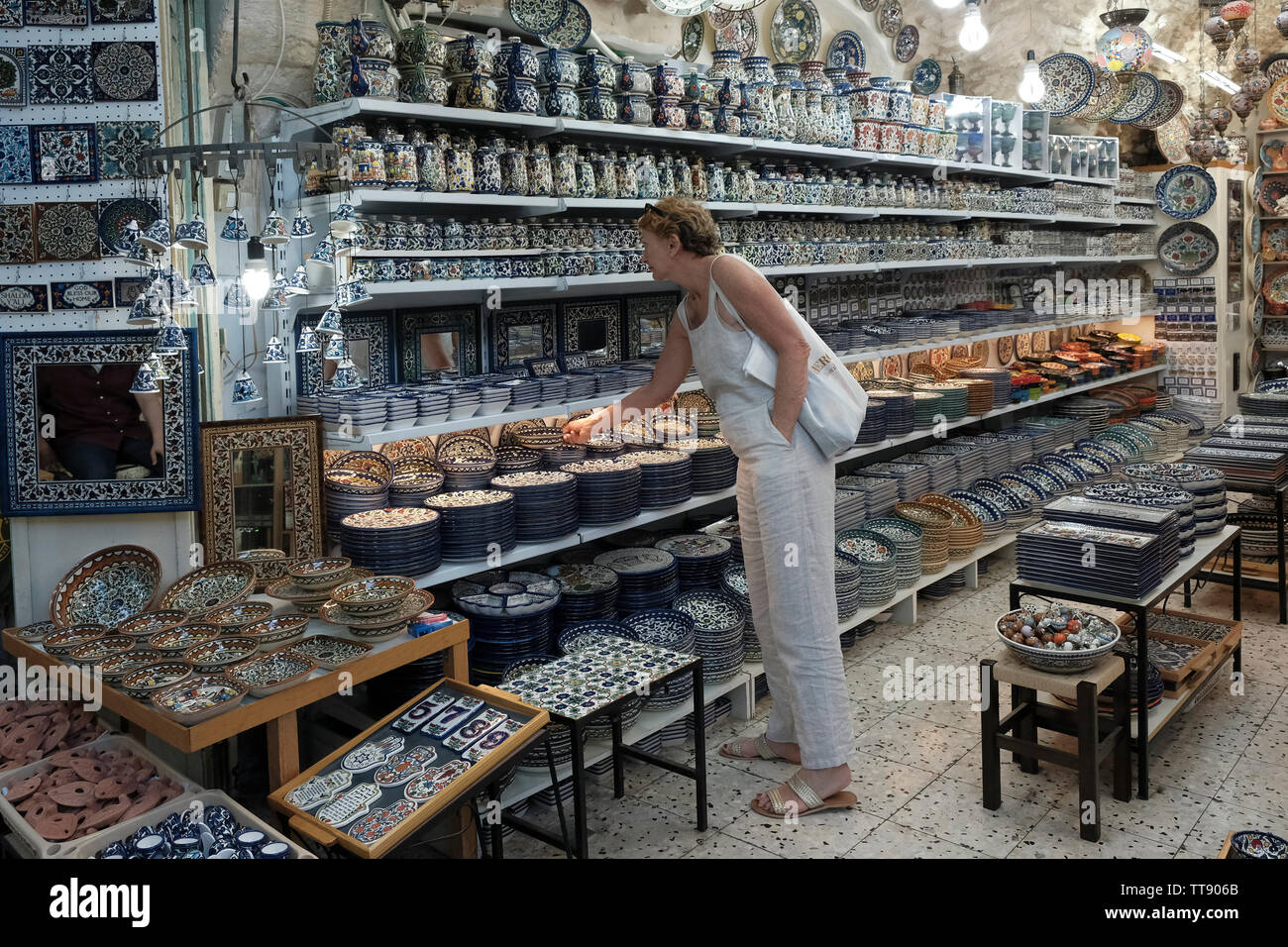 Armenian ceramics hires stock photography and images Alamy