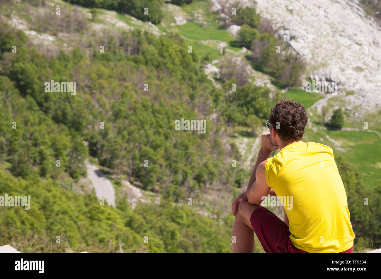 People relaxing in nature hi-res stock photography and images - Alamy