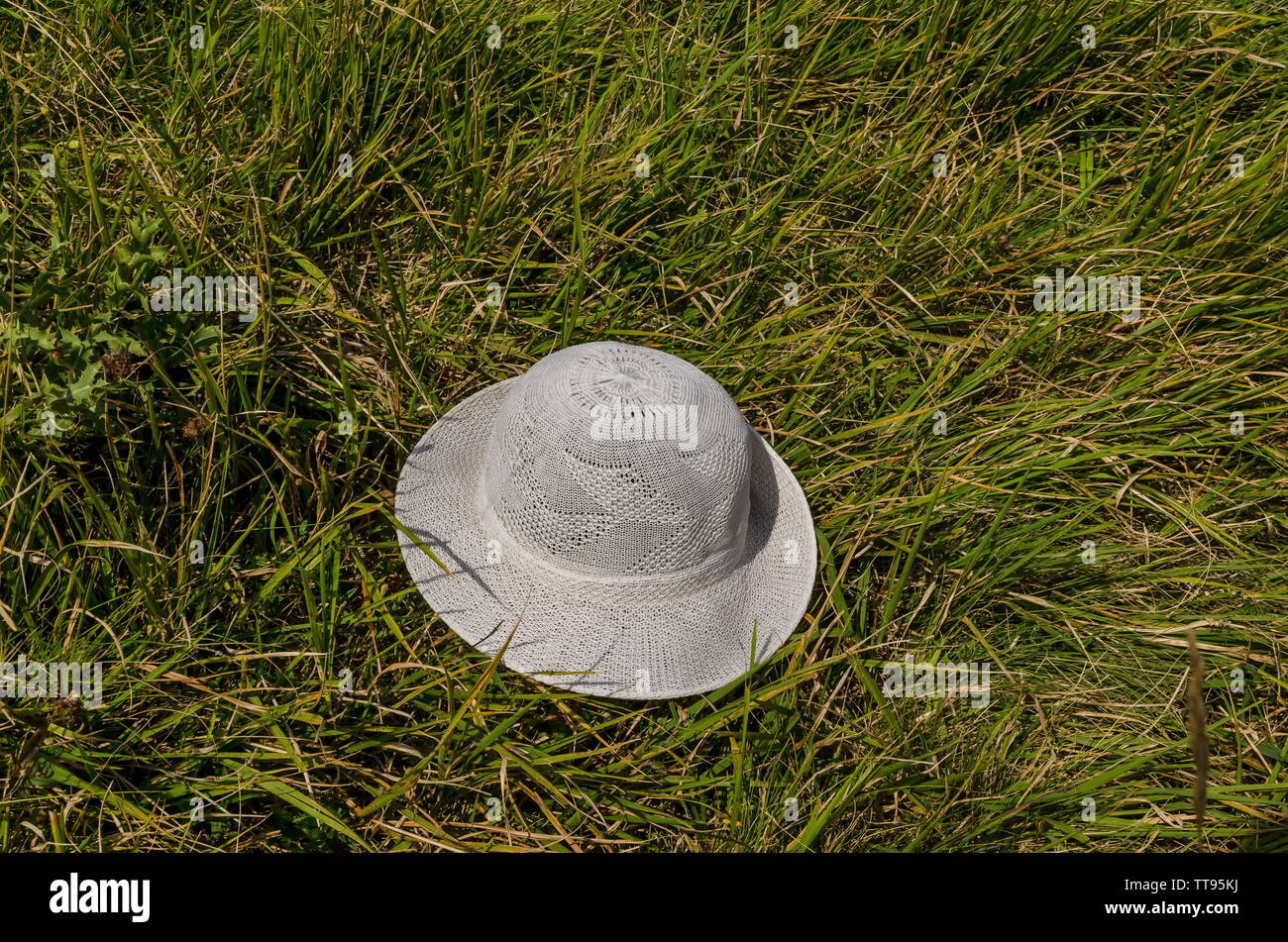 White hat hi-res stock photography and images - Alamy
