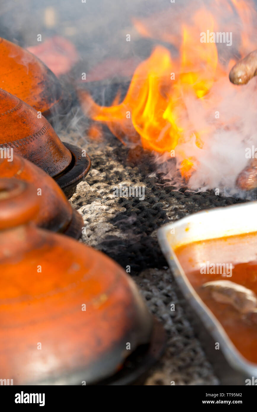 Pot over open fire hires stock photography and images Alamy