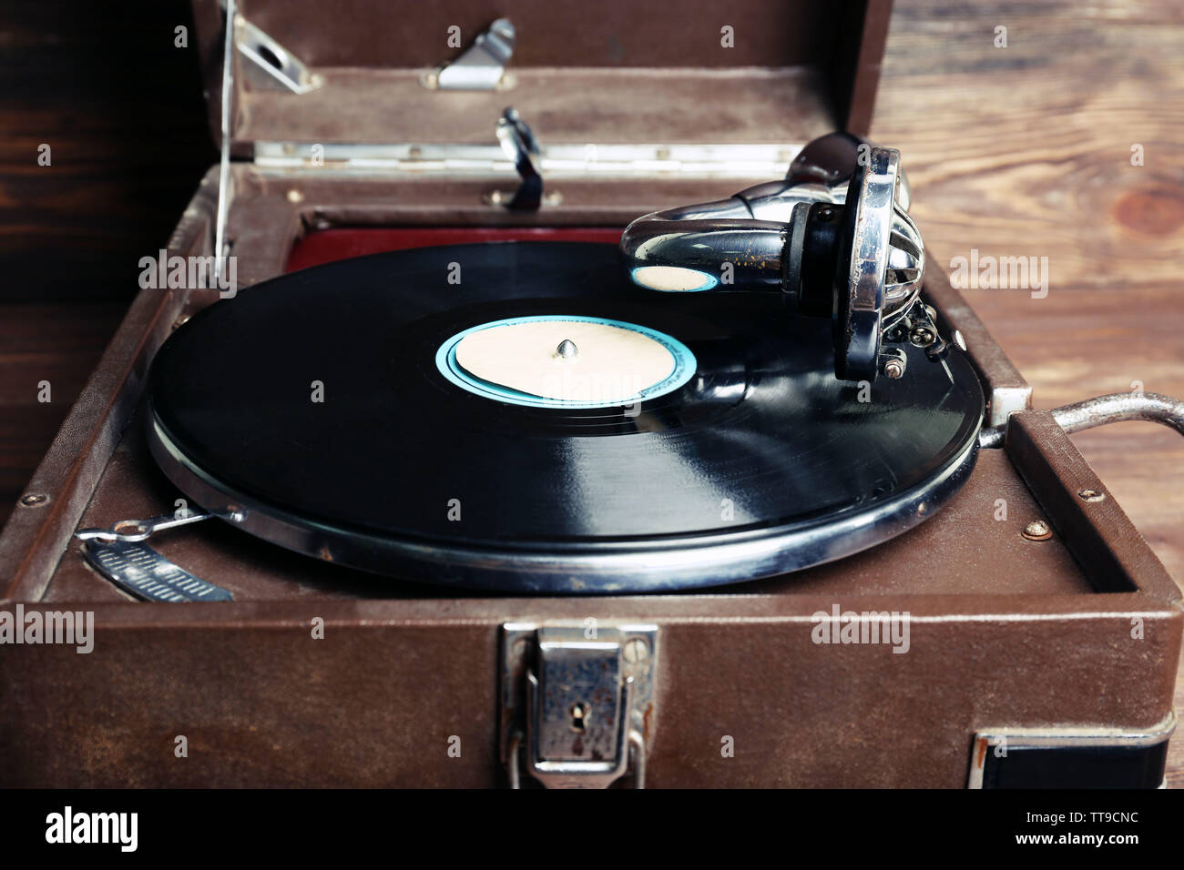 Vintage Turntable Vinyl Record Player Close Up Stock Photo Alamy Vintage Turntable Vinyl Record Player Close Up Stock Photo Alamy