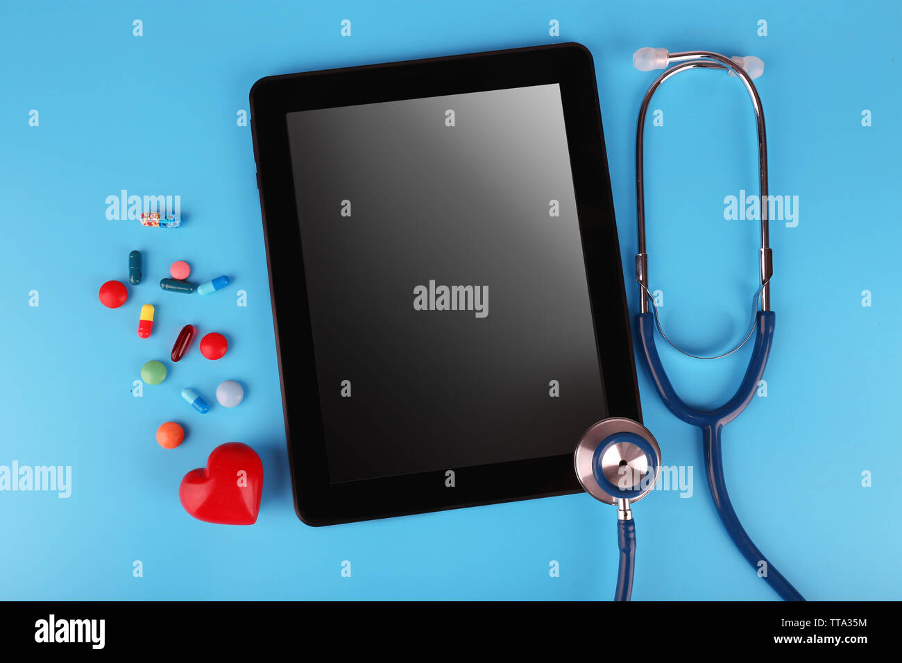 Medicines stethoscope capsules tablets hi-res stock photography and ...