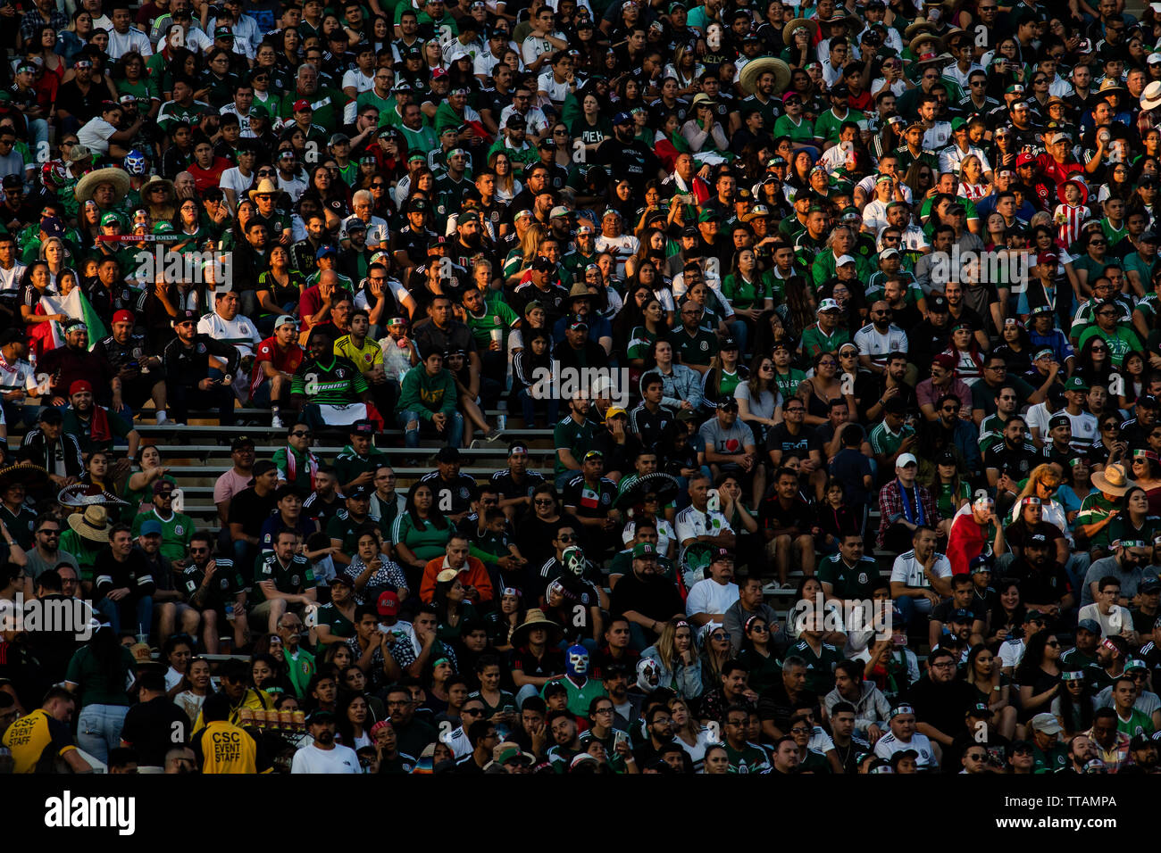 Pasadena, USA. 15th June, 2019. Over 65,000 fans came out to watch Mexico vs Cuba for the CONCACAF Gold Cup at the Rose Bowl. Credit: Ben Nichols/Alamy Live News Stock Photo