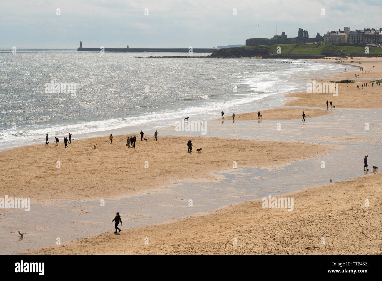 Longsands beach tynemouth hi-res stock photography and images - Alamy