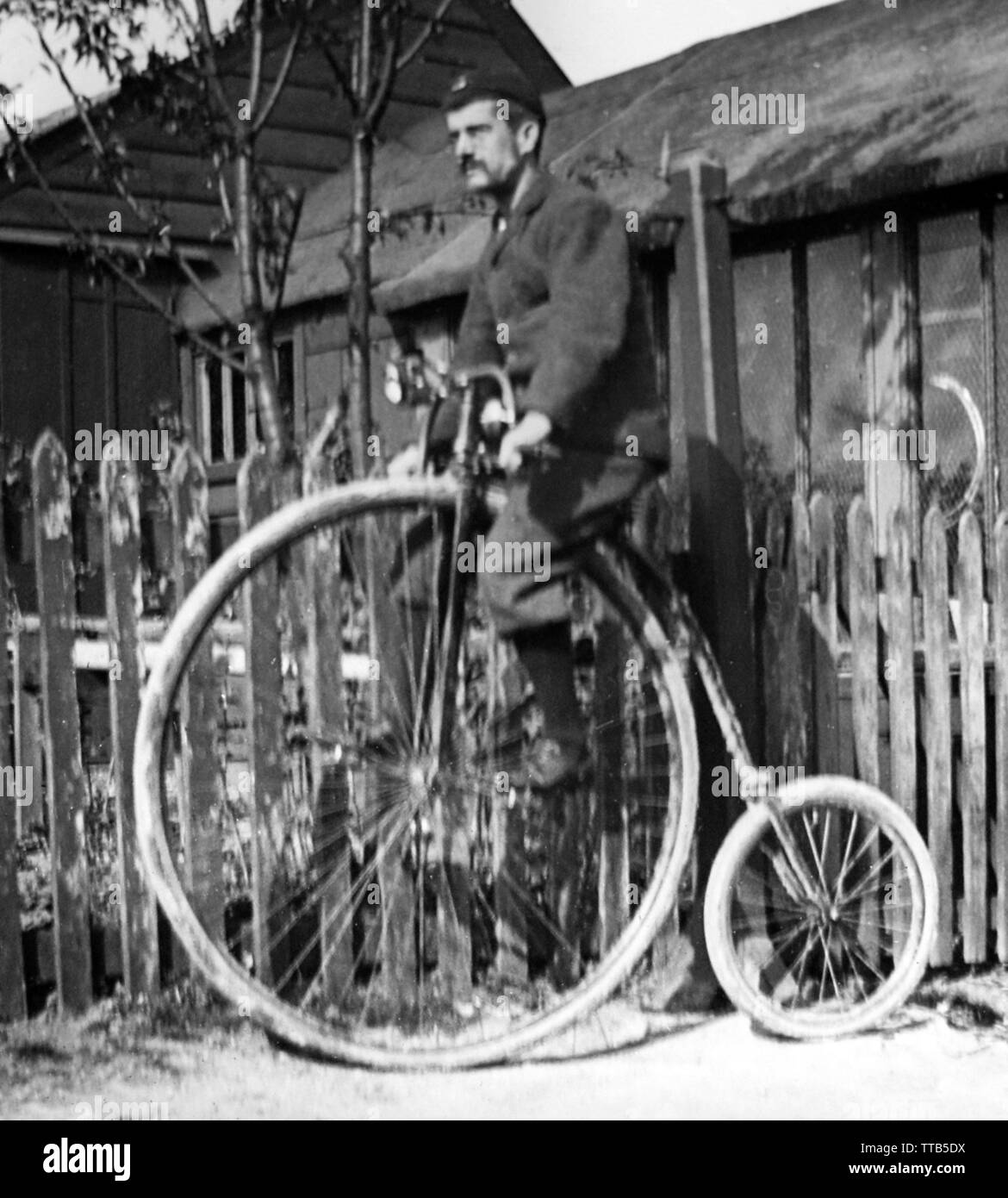 Pneumatic tyres hires stock photography and images Alamy