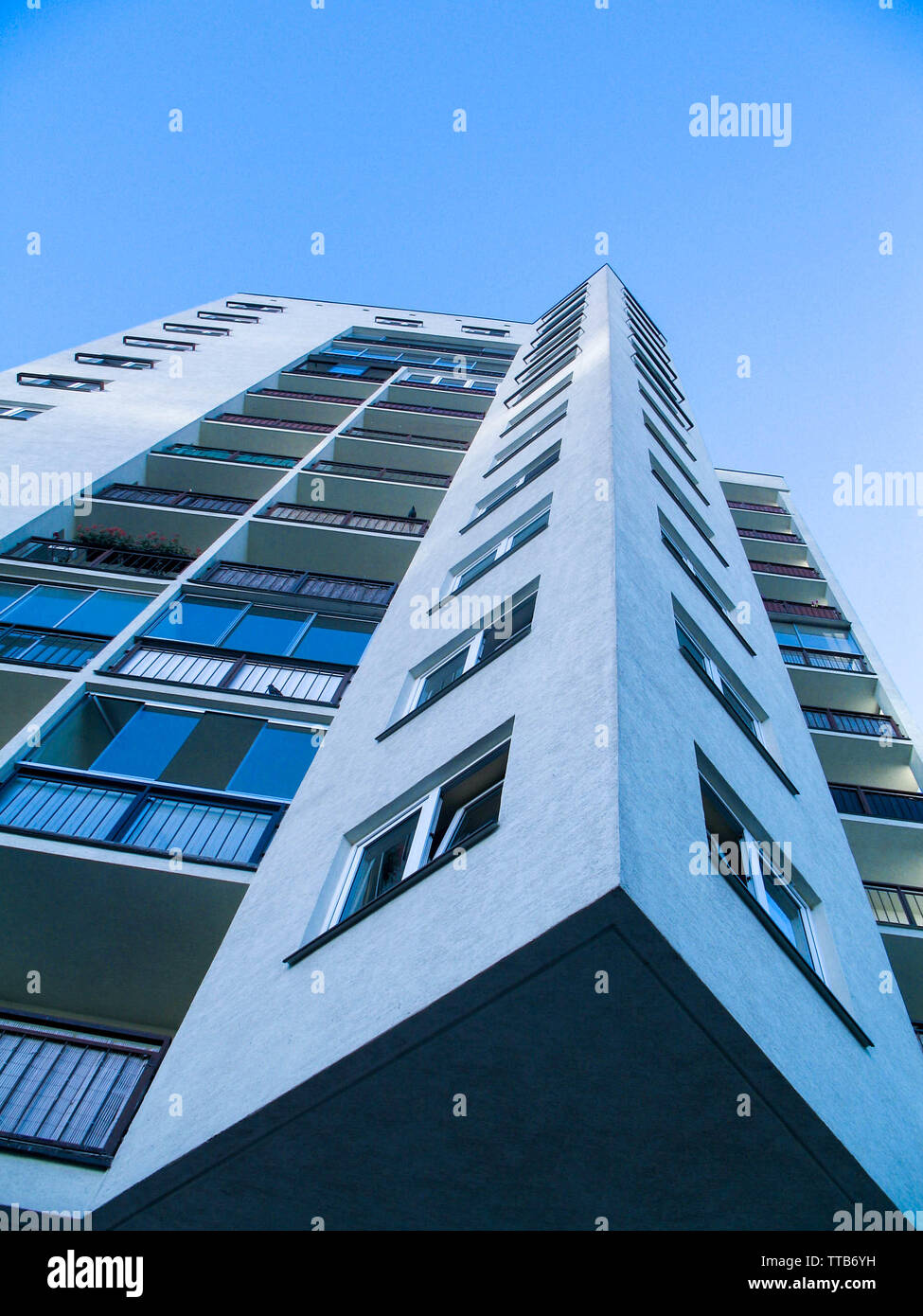 Highrise apartment building on the Ursynów estate in Warsaw, Building