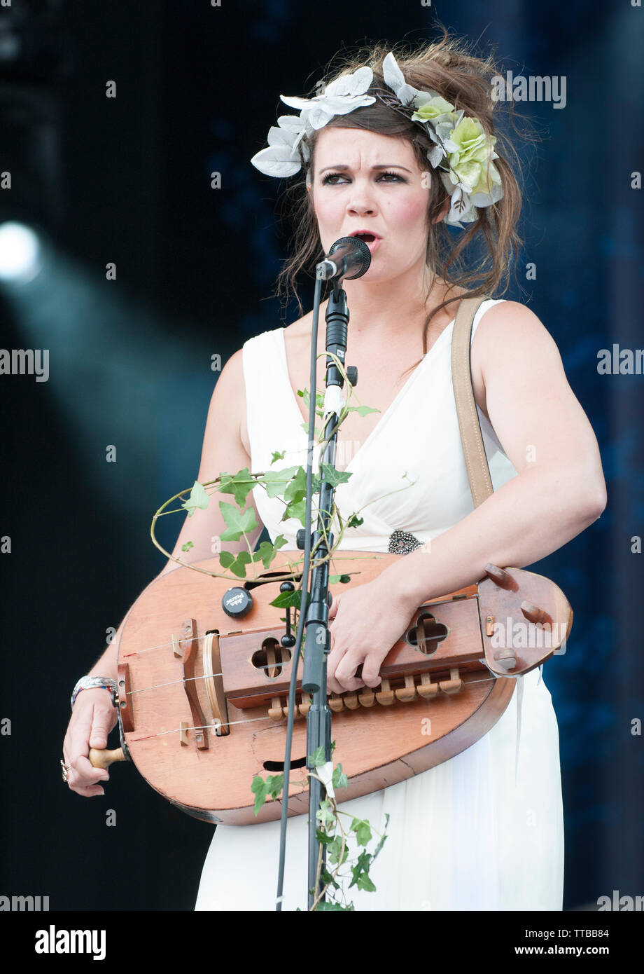 Josephine Braveheart performing with the Mediaeval Baebes at Fairport's Cropredy convention, Cropredy Oxfordshire, UK. August 10, 2013 Stock Photo