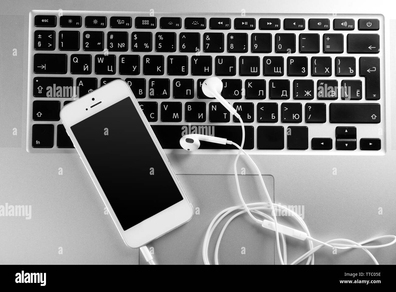 Store display earphones Black and White Stock Photos & Images Alamy