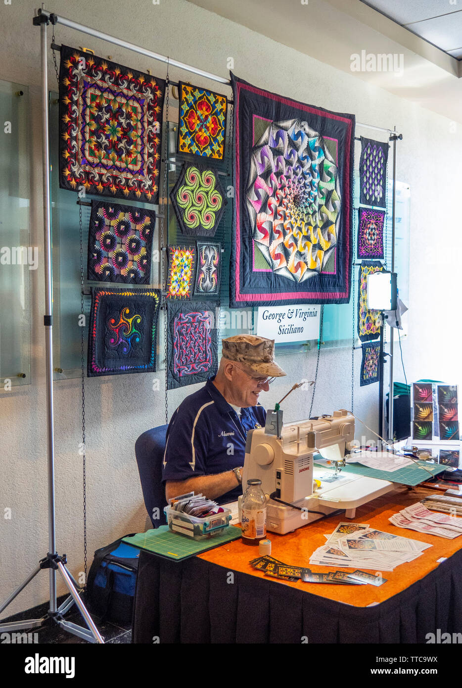 Quiltmaker Siciliano demonstrating quilting at National Quilt