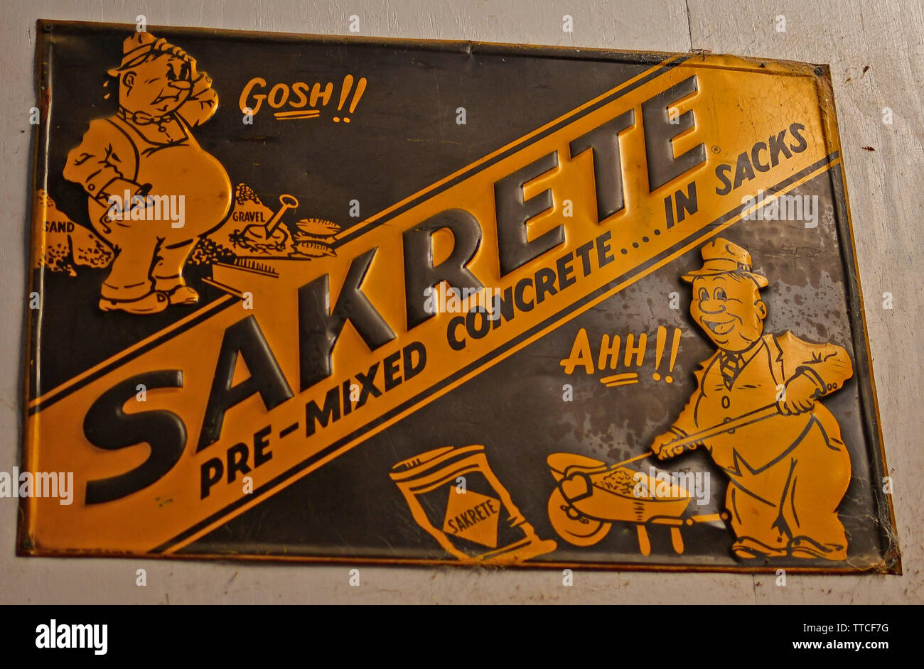 Vintage hardware store sign hires stock photography and images Alamy