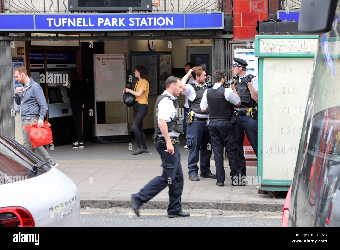 Police crime news police car hires stock photography and images Alamy