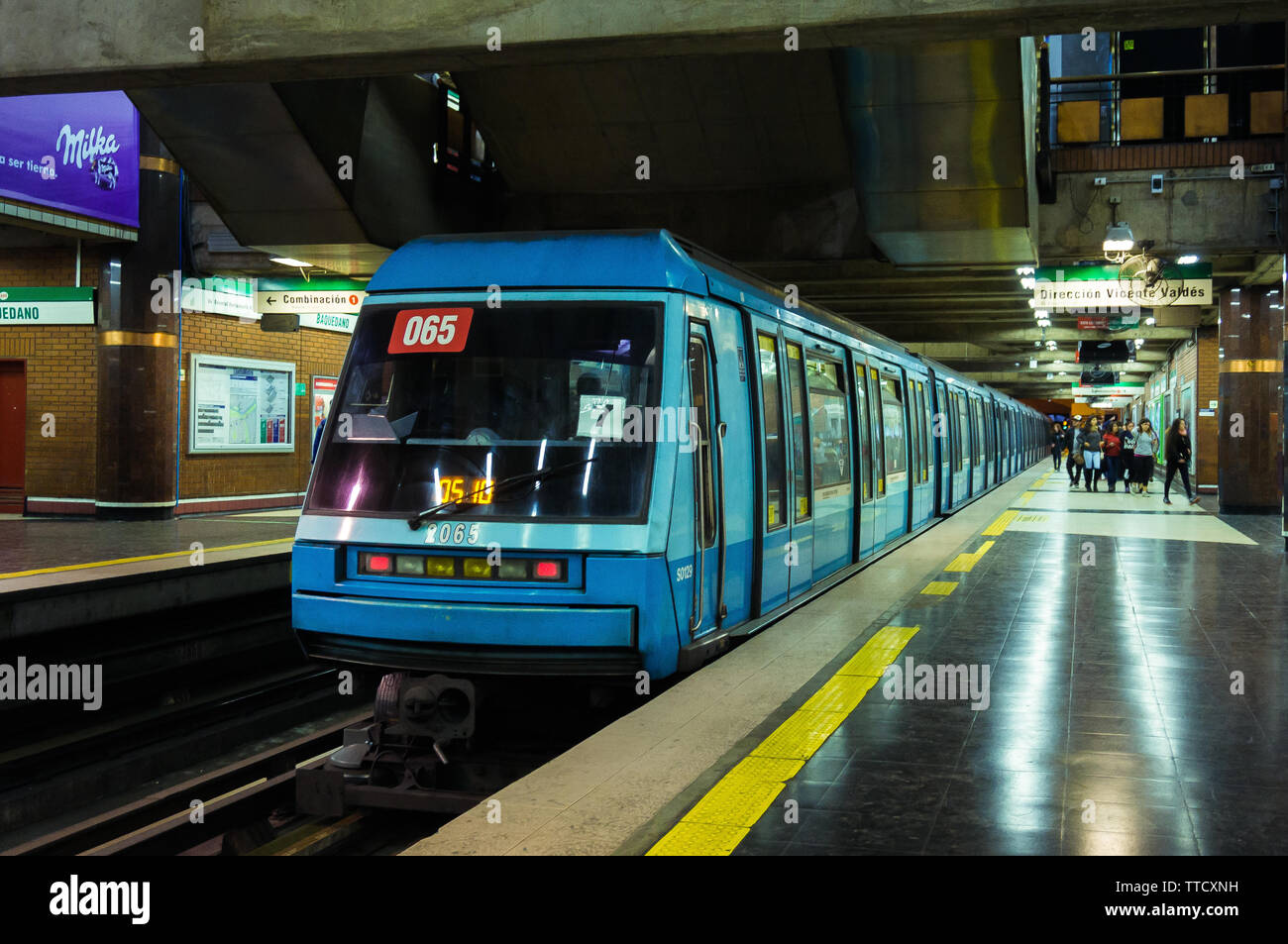 SANTIAGO, CHILE - MAY 2016: A NS93 Metro de Santiago train sTopped on  Baquedano station of Line 5 Stock Photo - Alamy