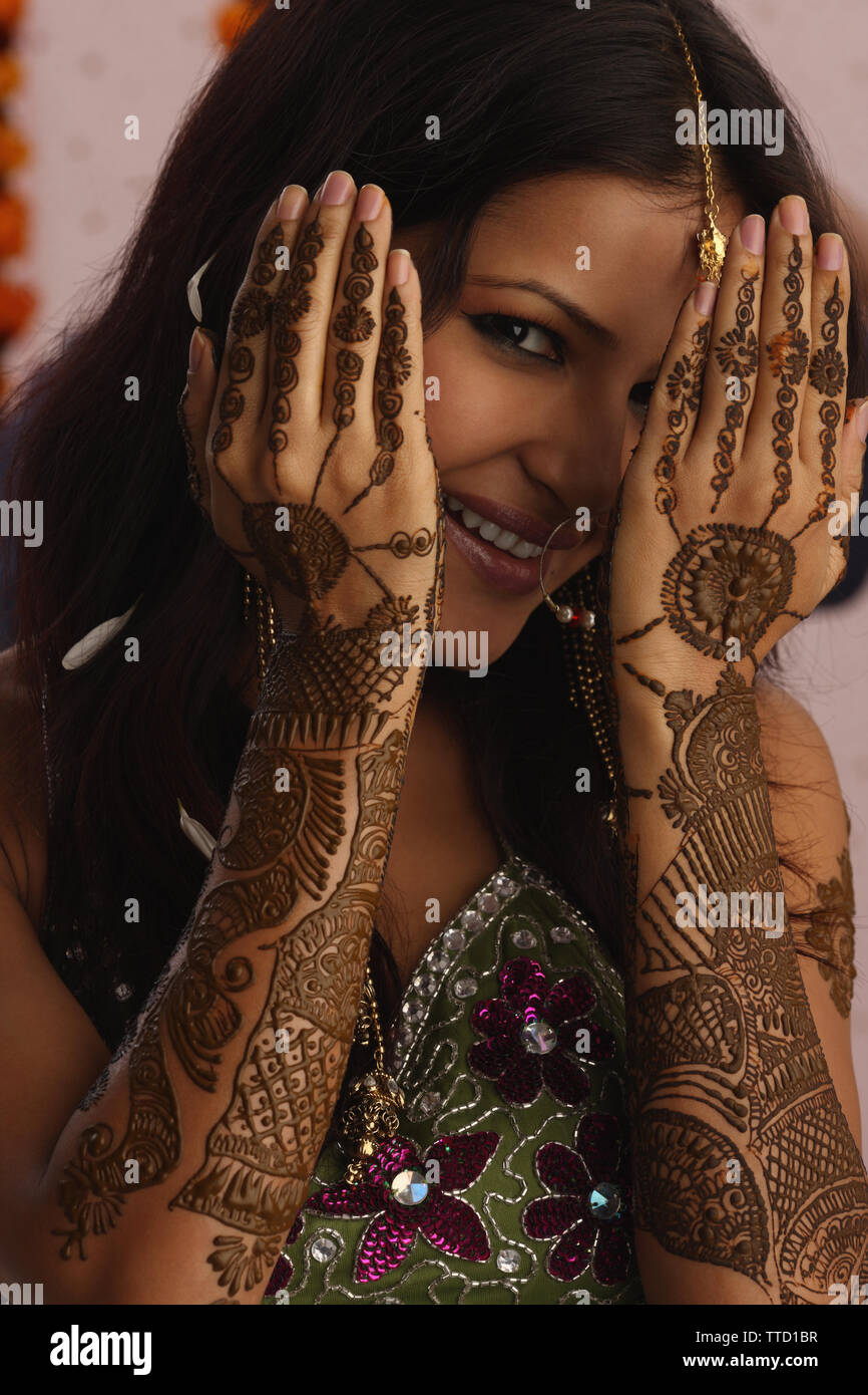 Ila Mehndi Designs