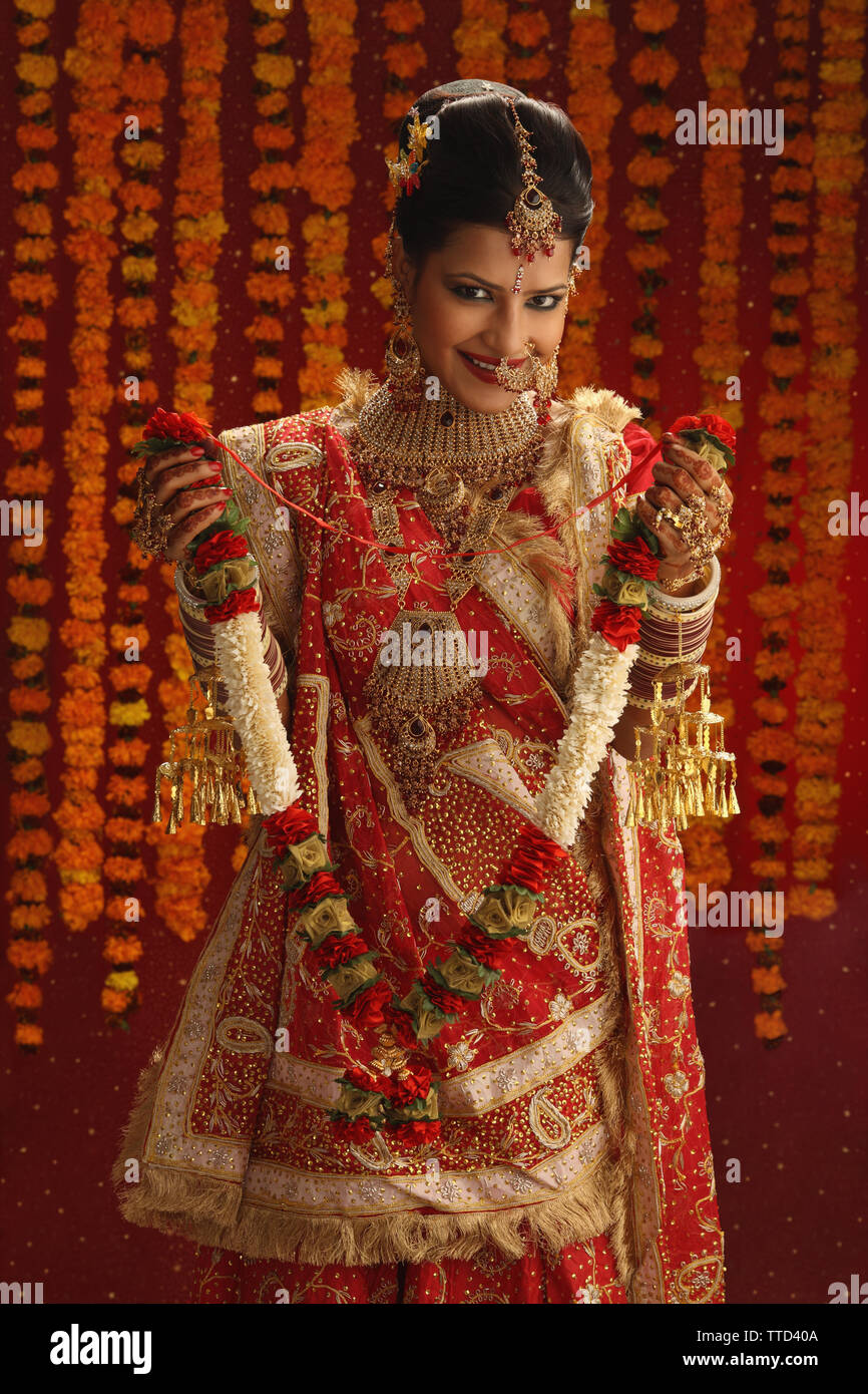 The Bengali Bride's Look Deciphered: Everything You Need For All Of Your  Functions