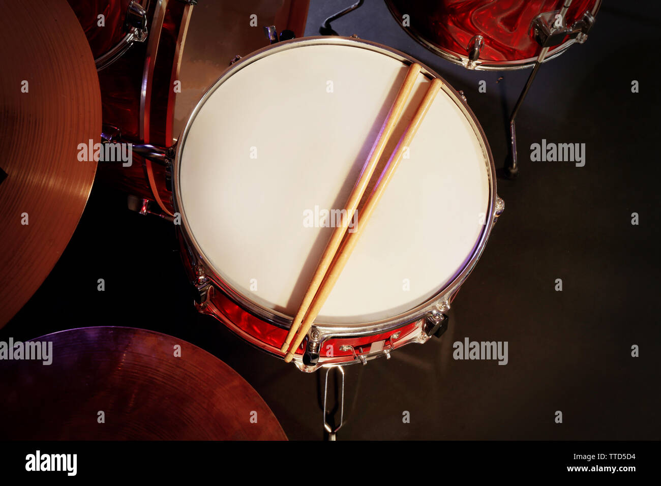 Bongo drums black hires stock photography and images Alamy