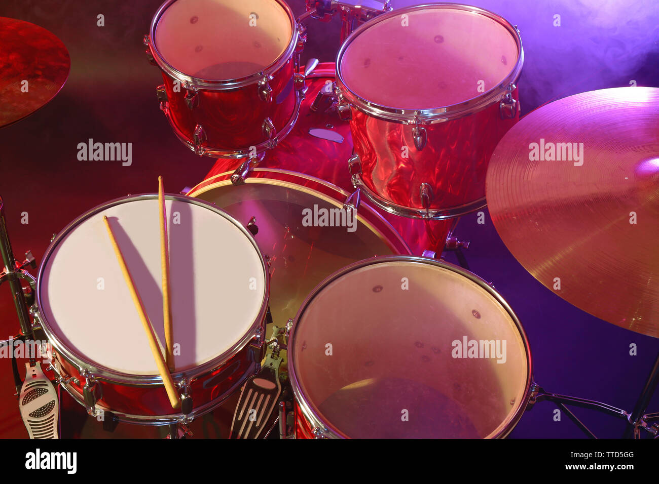 Bongo drums black hires stock photography and images Alamy
