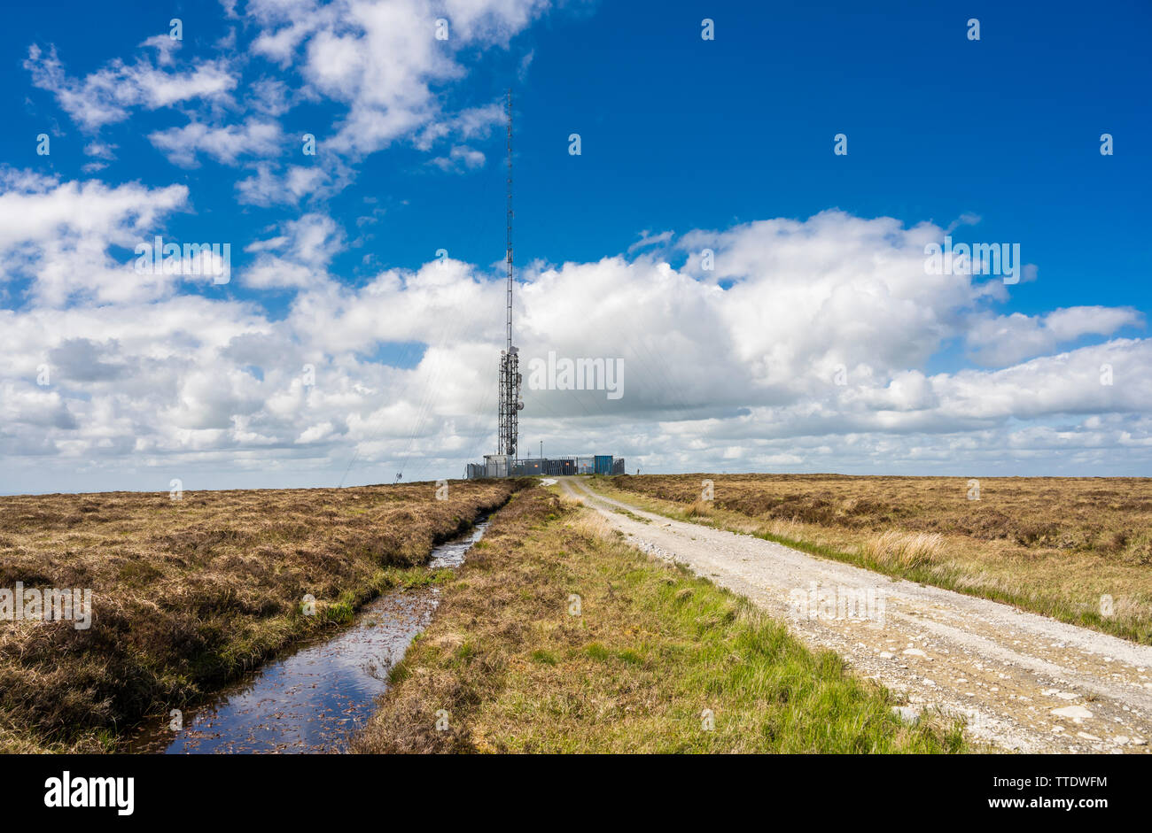 Track along the top of Wolftrap Mountain in the Slieve Bloom Mountains (hills) of Central Ireland, County Offaly, Ireland with mobile phone masts Stock Photo