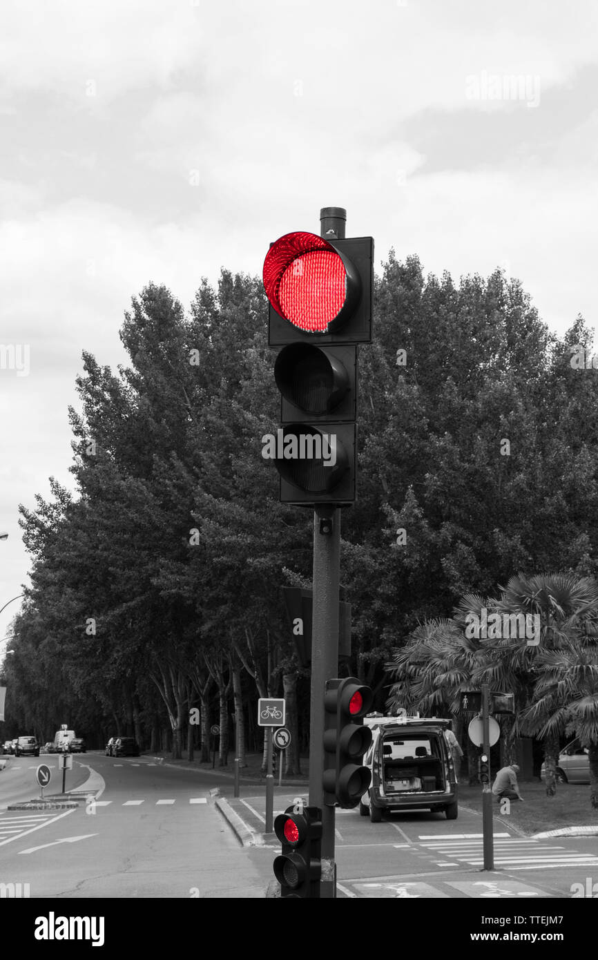 close-up of a red traffic light Stock Photo - Alamy