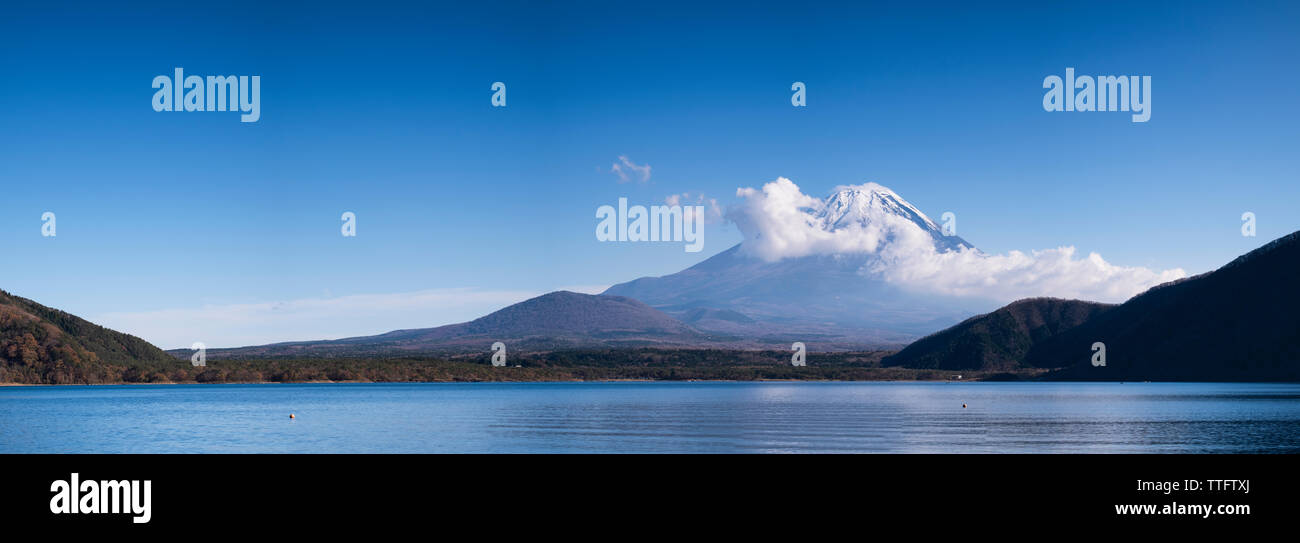View of Mount Fuji from lake Motosu, Yamanashi Prefecture, Japan Stock Photo