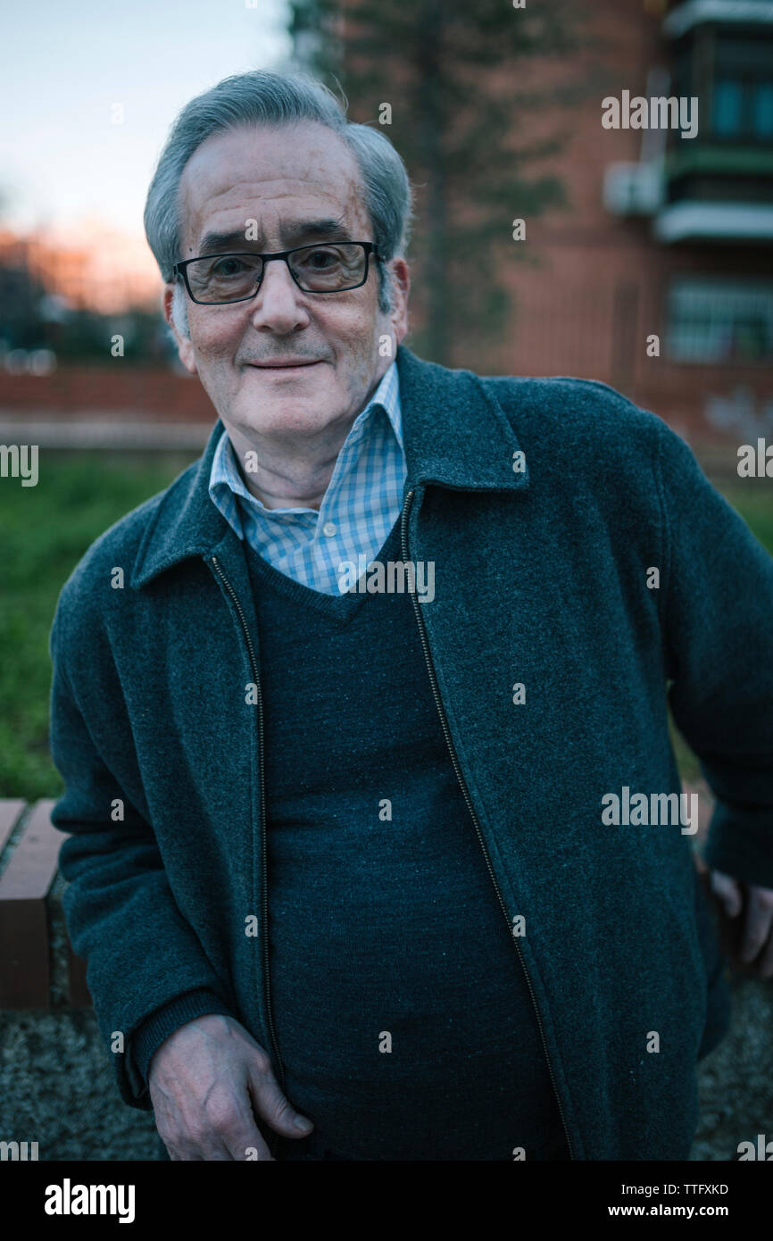 Funny old man portrait hi-res stock photography and images - Alamy