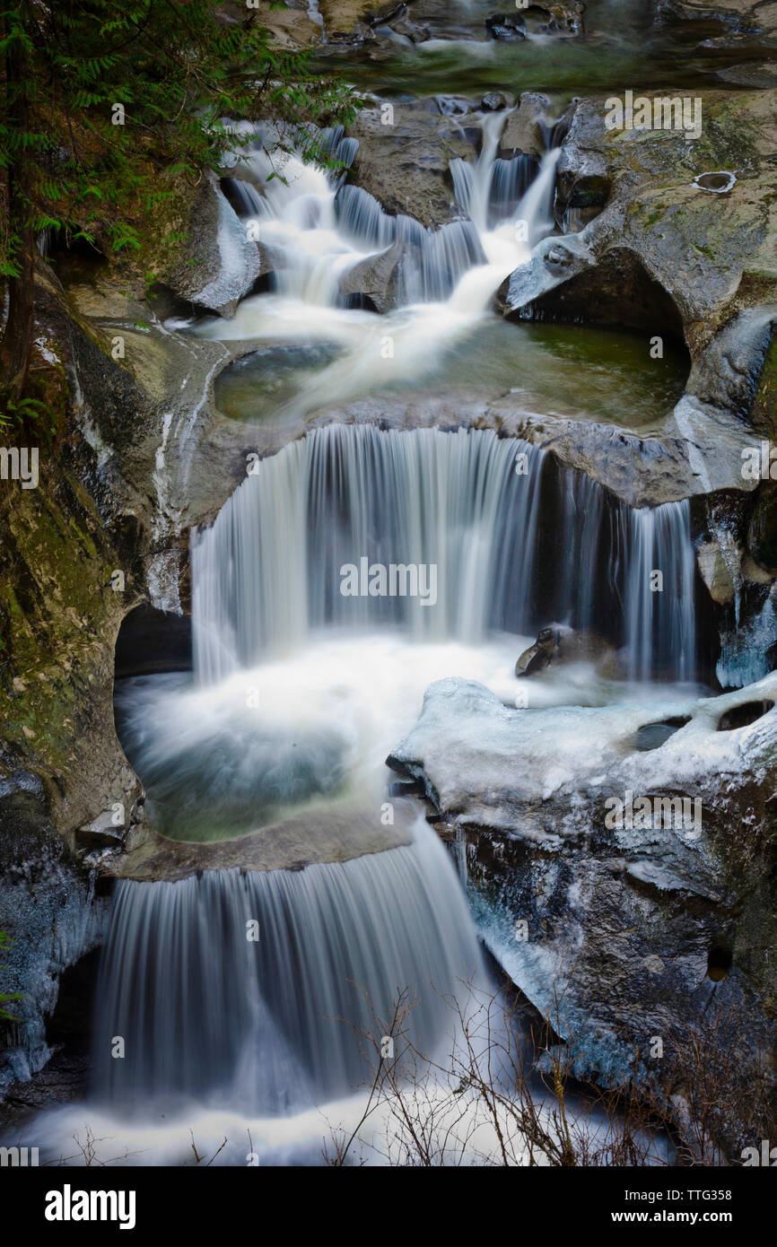 Idyllic view of Cliff Falls in forest Stock Photo