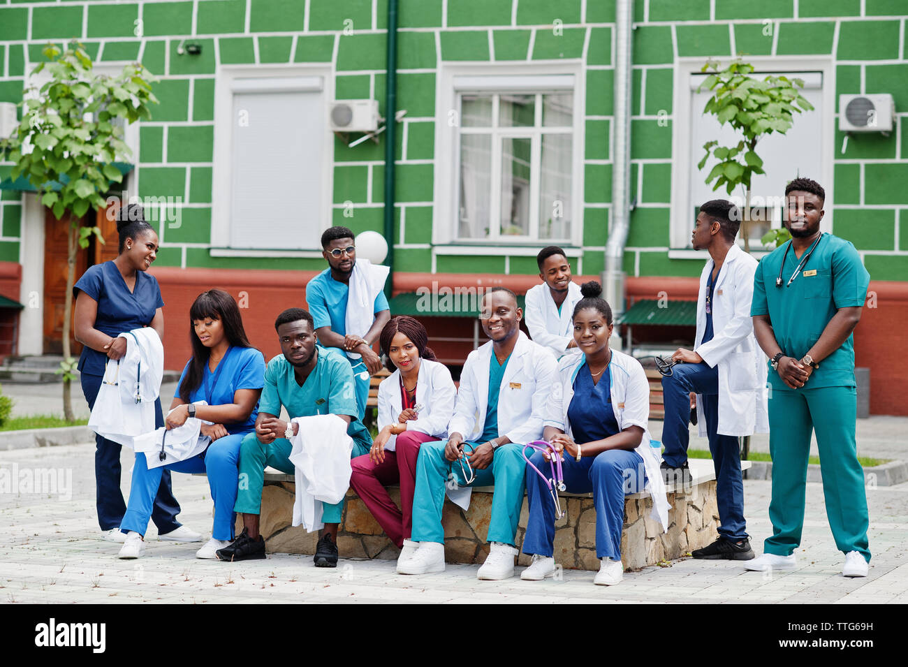 African students study uniform hi-res stock photography and images - Alamy