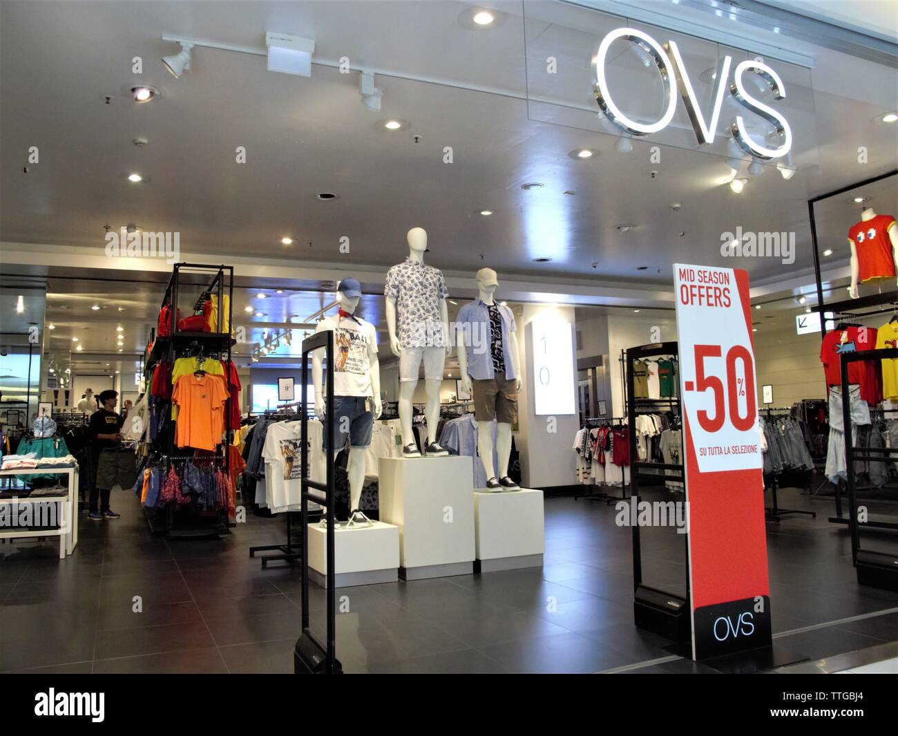Ovs hi-res stock photography and images - Alamy