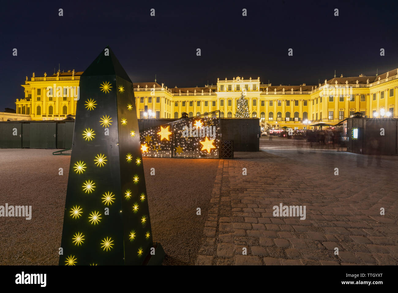 Schonbrunn Palace Winter High Resolution Stock Photography and Images