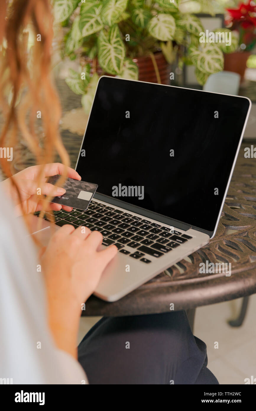 Technology modern digital banking hi-res stock photography and images ...