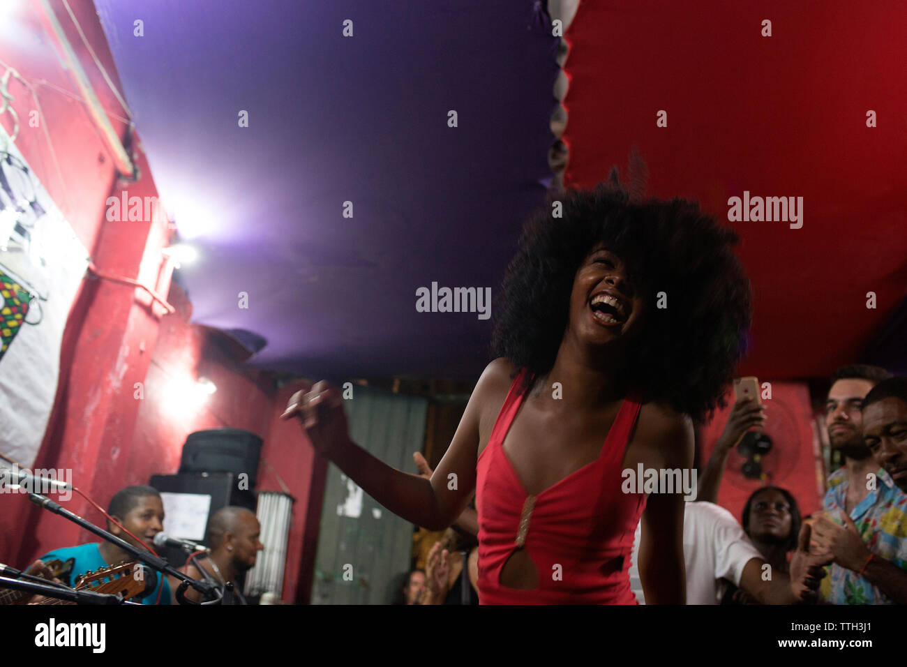 Black woman dancing samba hi-res stock photography and images - Alamy