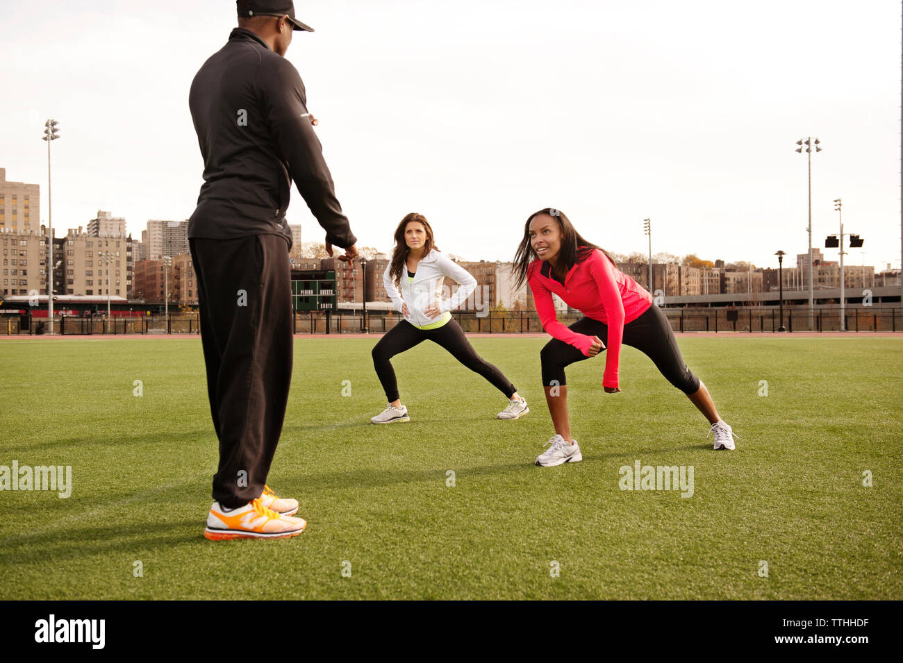 Group of athletes training hi-res stock photography and images - Alamy