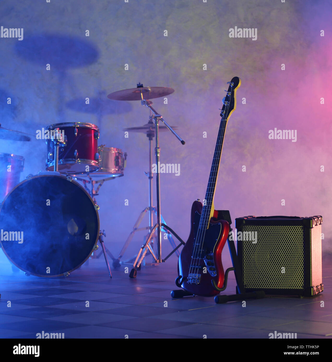 Rock band stage background hi-res stock photography and images - Alamy