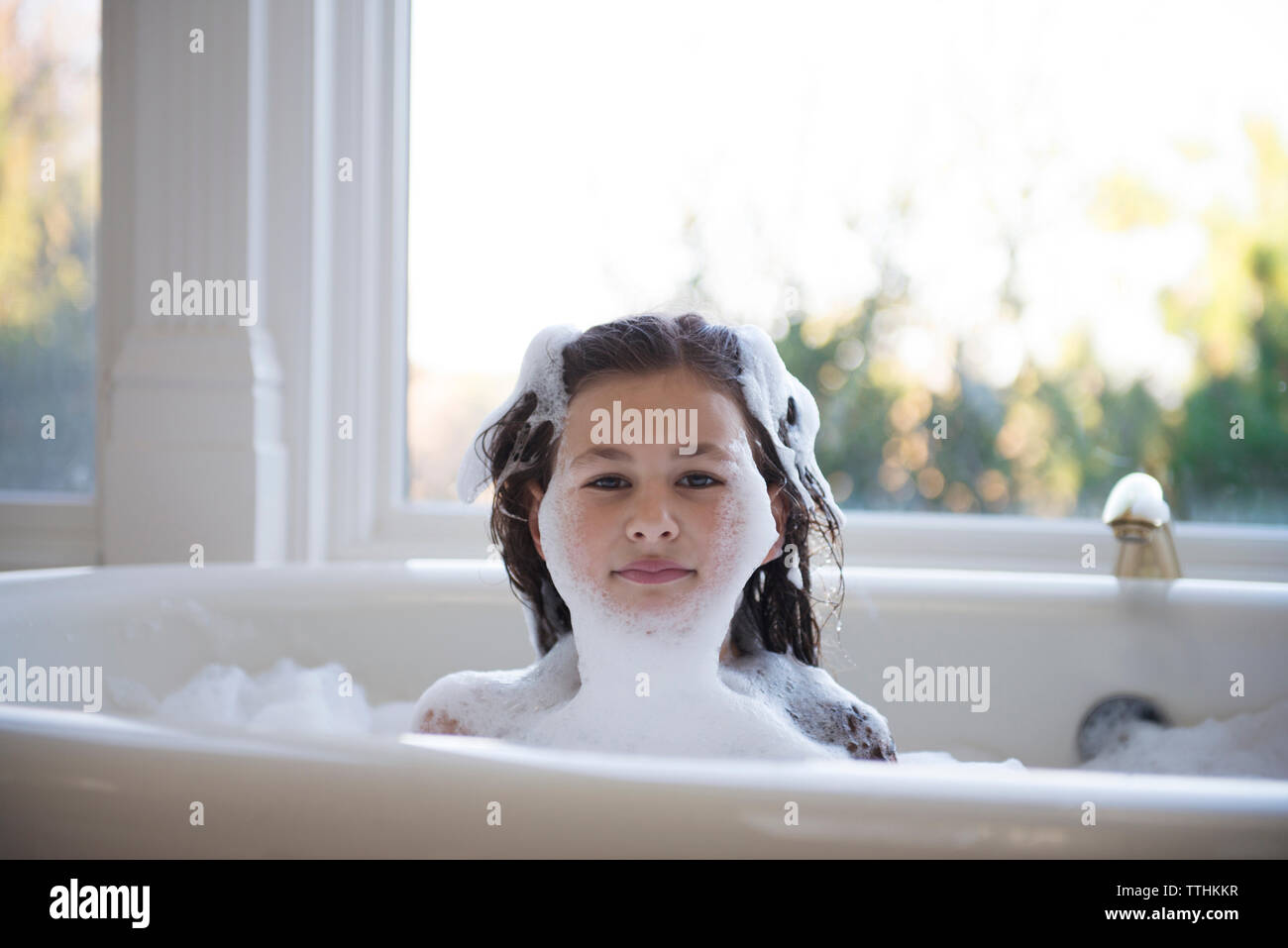 Girl in the bathtub hires stock photography and images Alamy