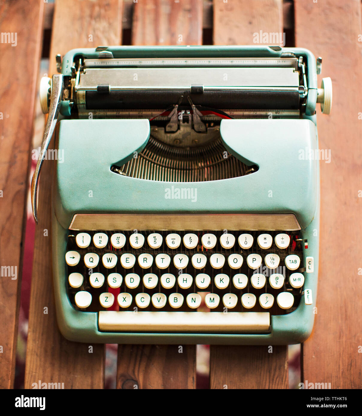 Typewriter and table hires stock photography and images Alamy