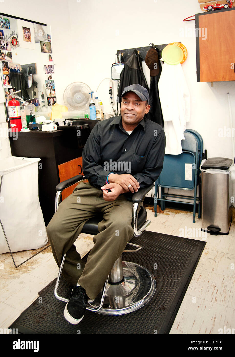 Barber chair hires stock photography and images Alamy