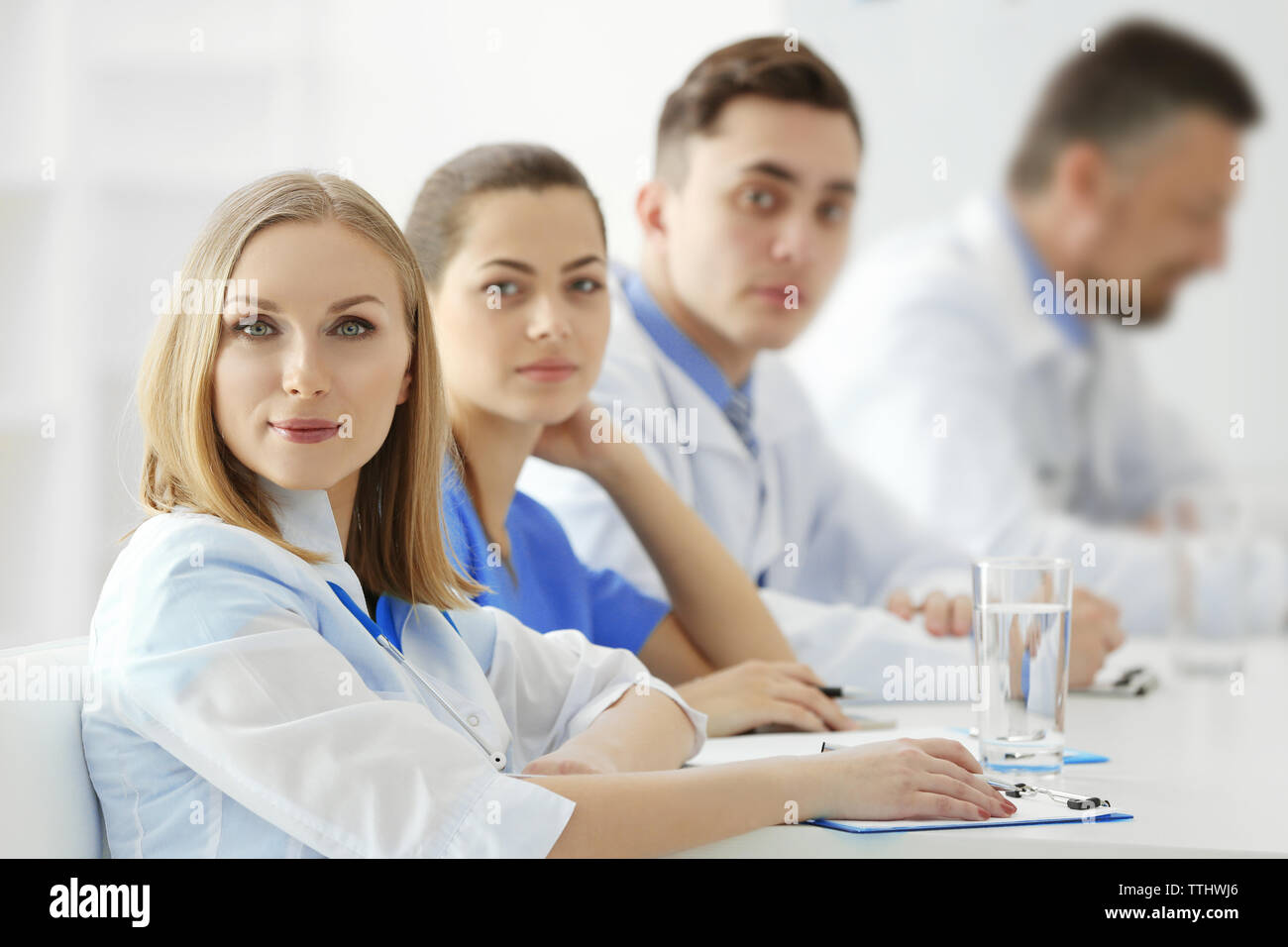 Team doctors sitting laboratory hi-res stock photography and images - Alamy