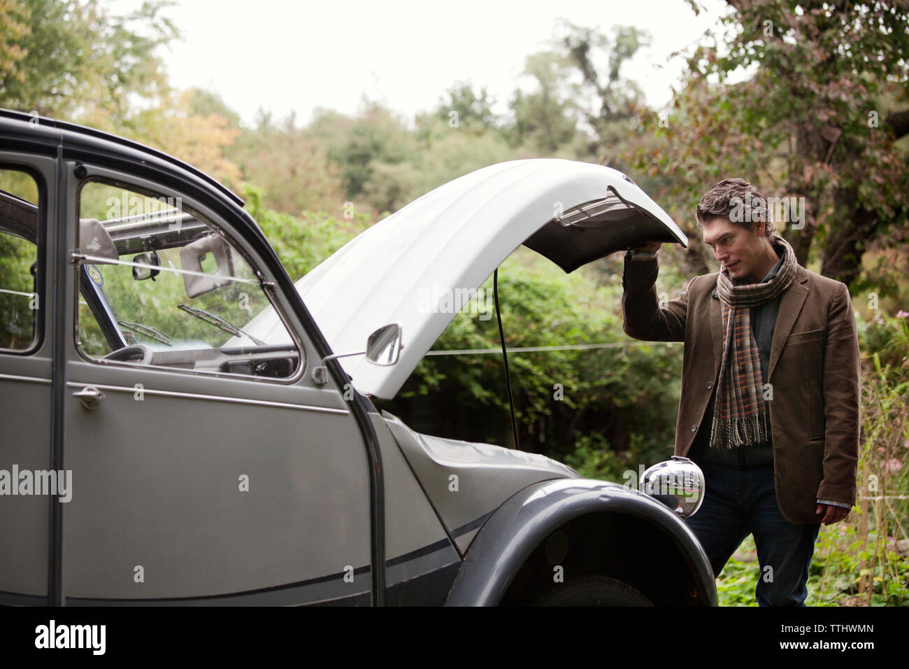 Hood vintage car hi-res stock photography and images - Alamy
