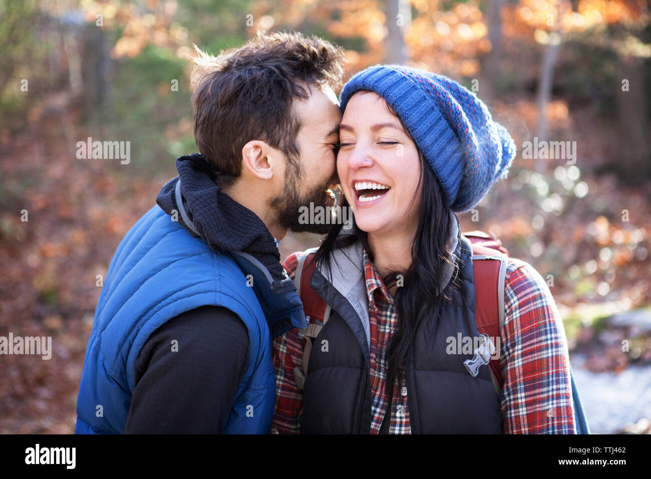 Couple rock climbing hi-res stock photography and images - Alamy