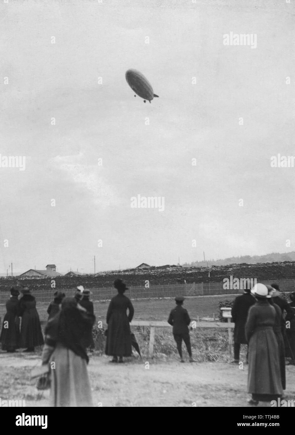 Zeppelin flight. LZ120 Bodensee was a passenger-carrying airship built by Zeppelin Luftschiffbau 1919. This picture is taken on October 8 1919 when the airship lands in Stockholm on route from Berlin, a trip that would take 17 hours. Stock Photo