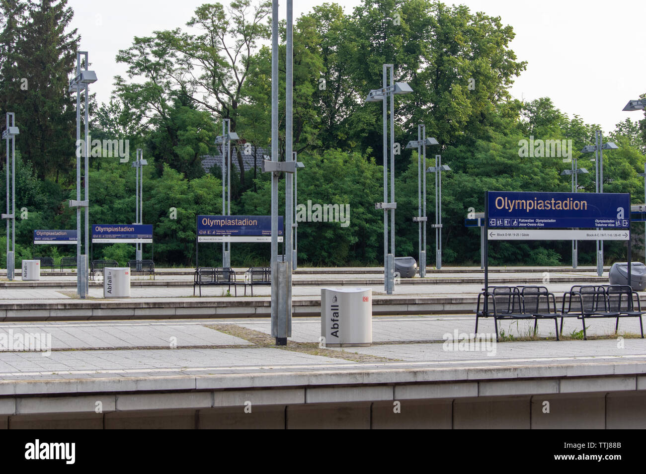 Empty platforms at Olympiastadion S-Bahn statino in Berlin Stock Photo