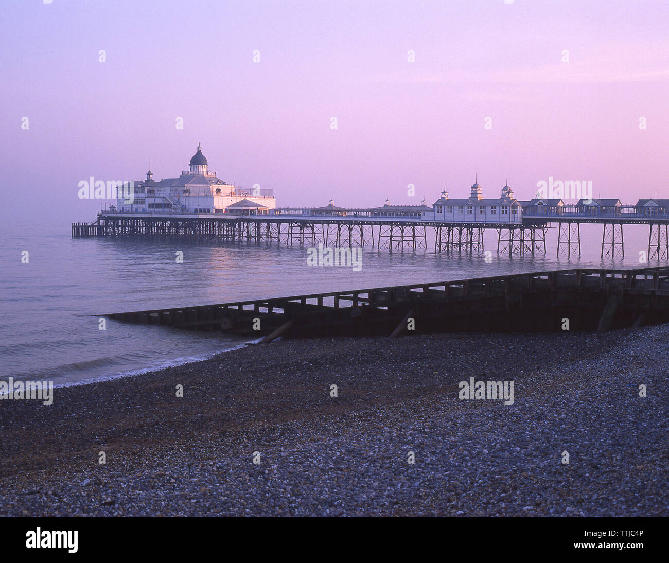 Eastbourne promenade hires stock photography and images Alamy