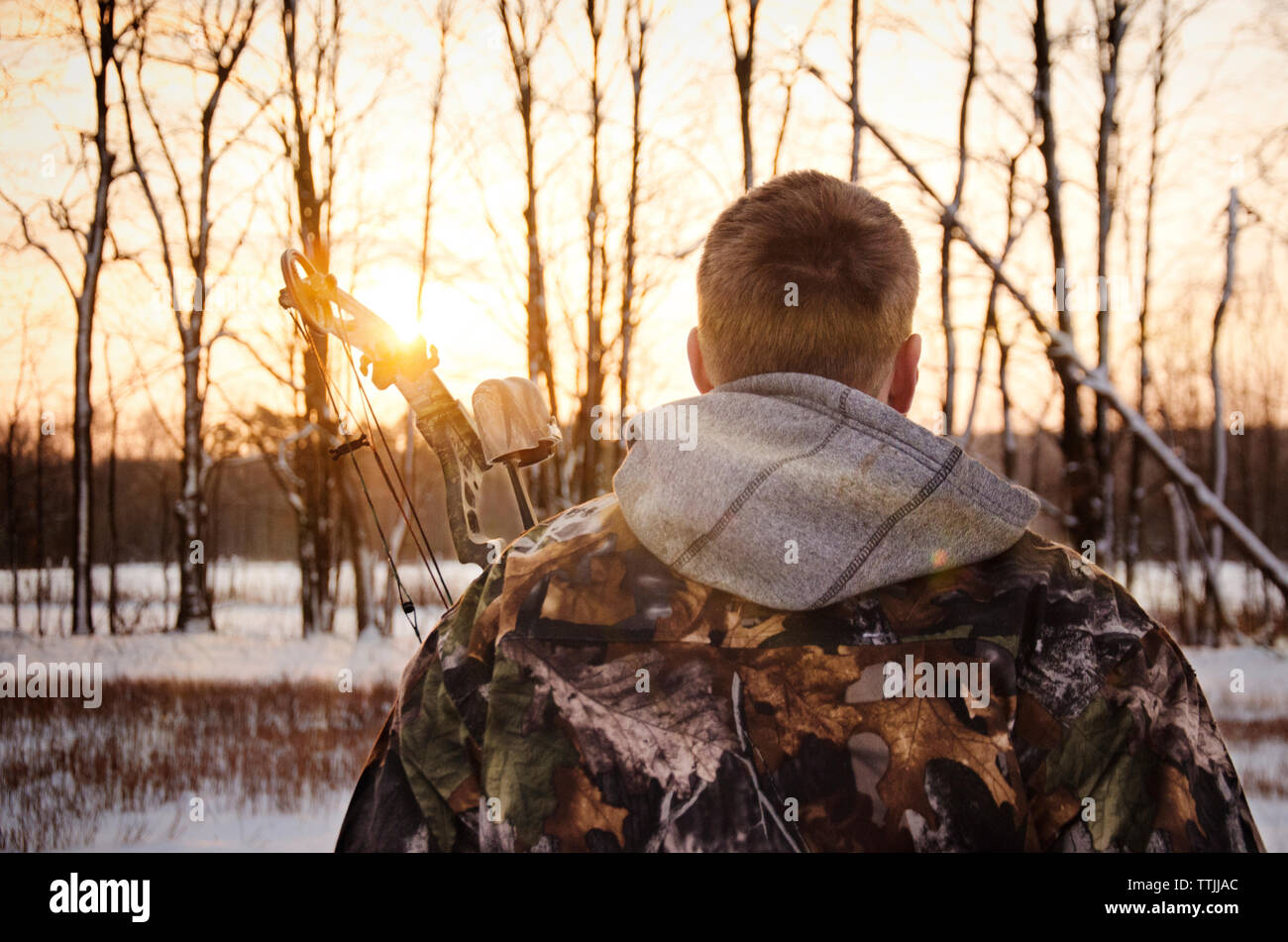 Hunter with bow and arrow hires stock photography and images Alamy