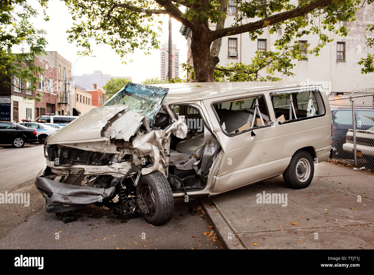 Car accident hi-res stock photography and images - Alamy