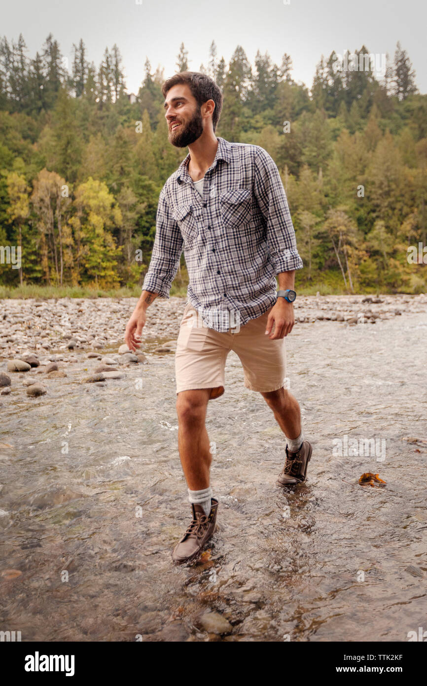 Old man walking away hi-res stock photography and images - Alamy