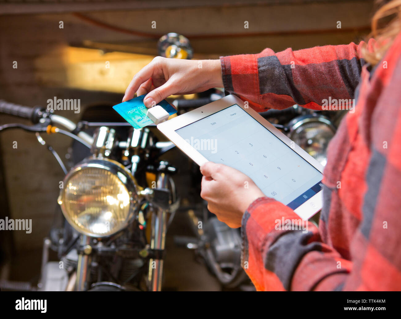 Auto shopping hi-res stock photography and images - Alamy