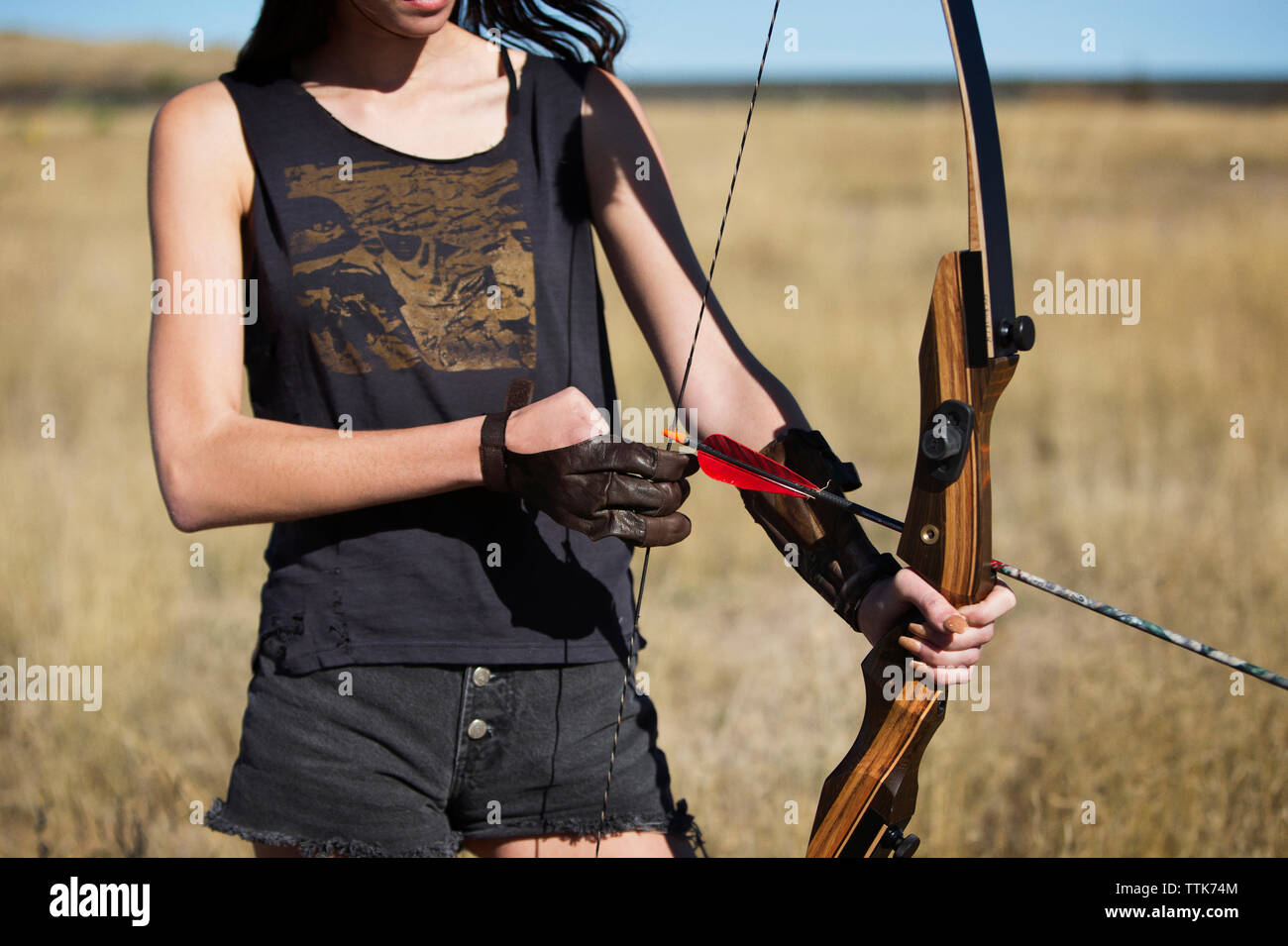 Bow string arrow hi-res stock photography and images - Alamy