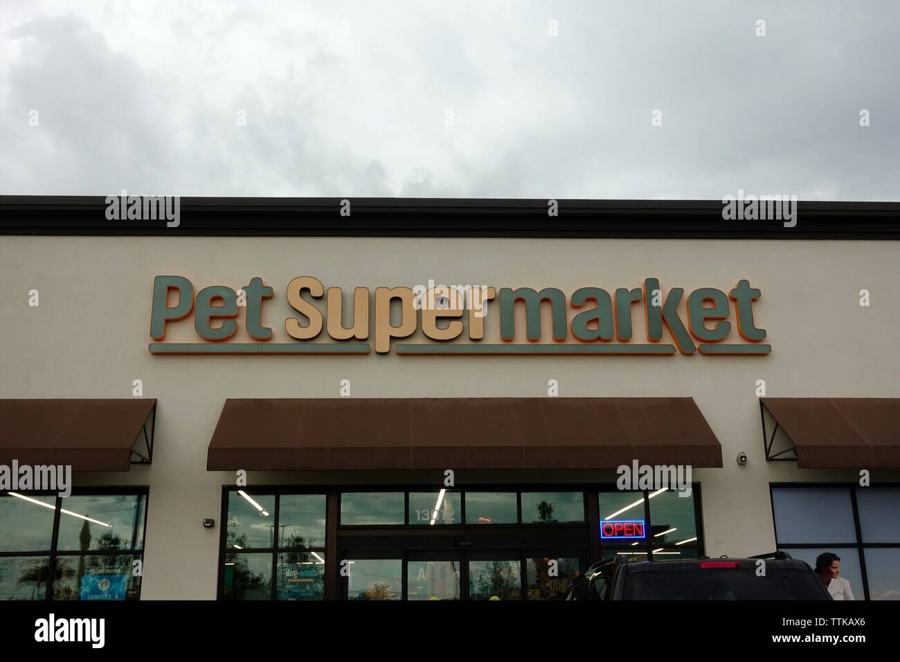 Pet supermarket hires stock photography and images Alamy