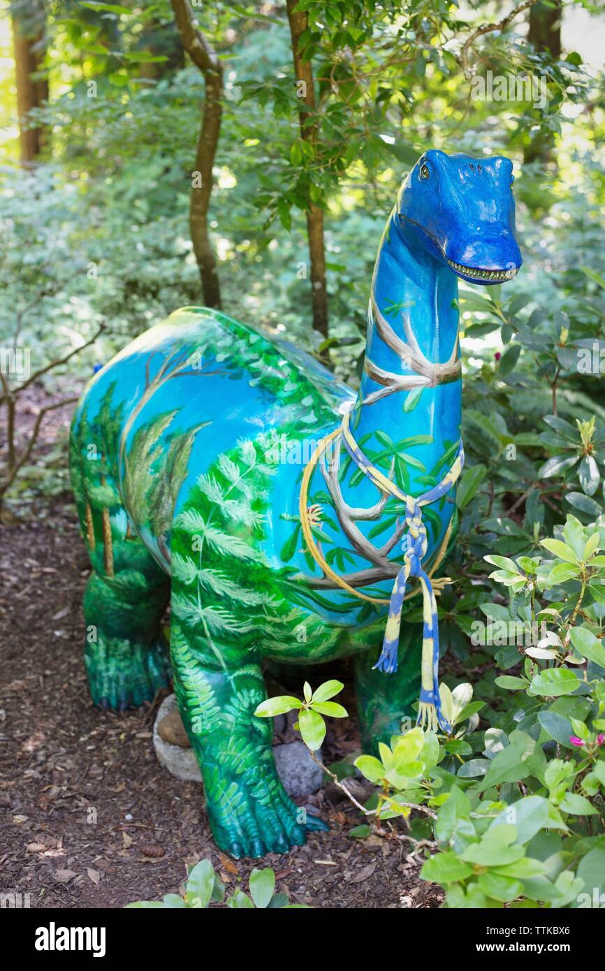 Dinosaur statue hires stock photography and images Alamy