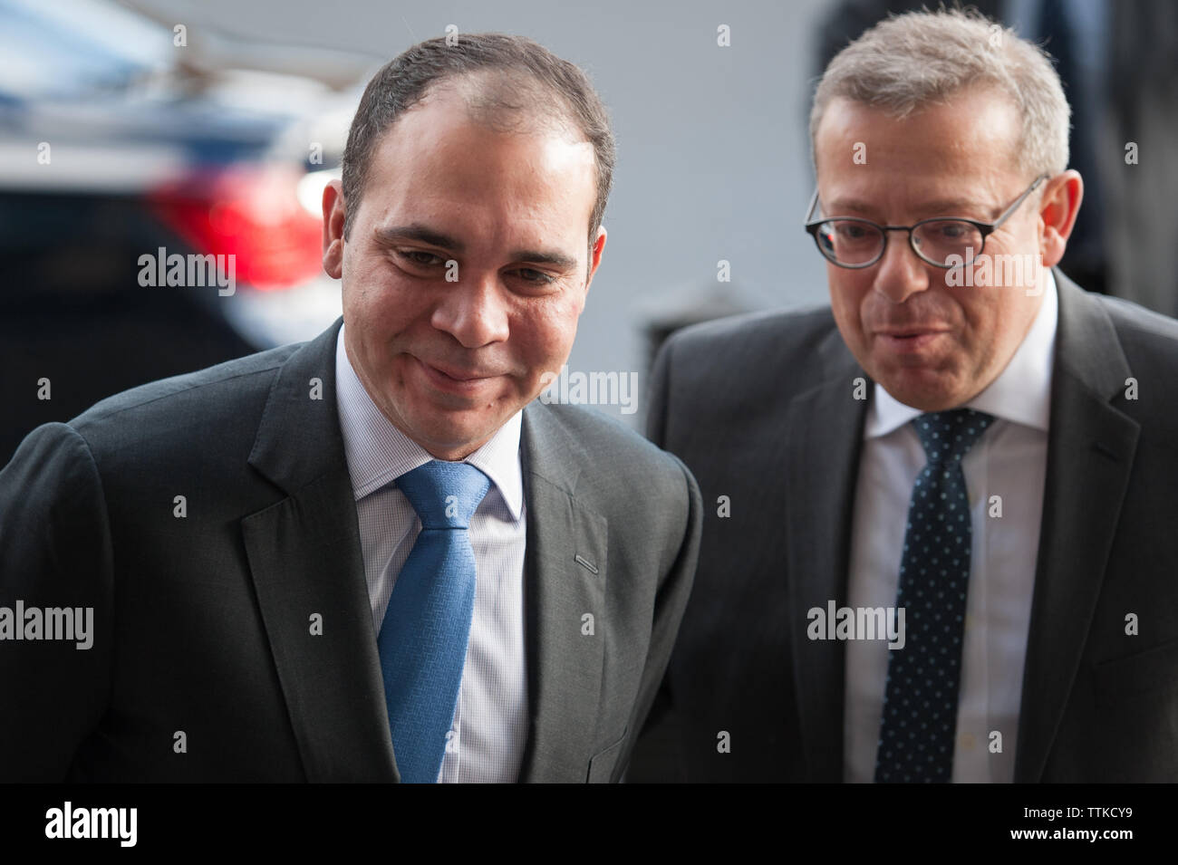 Portcullis House, Westminster, London, UK. 5th January, 2016. Fifa presidential candidate Prince Ali bin al-Hussein arrives at Portcullis House in cen Stock Photo