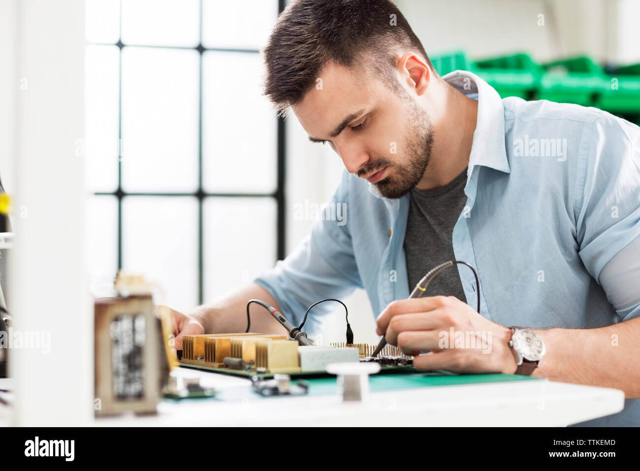 Soldering circuit board hires stock photography and images Alamy